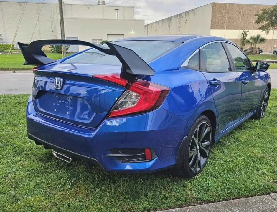 2019 Honda Civic 10th Gen - Image 3 of 9