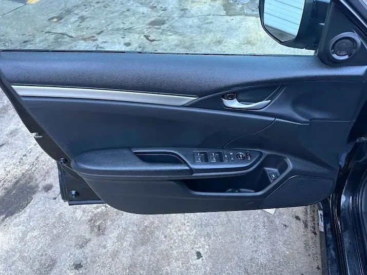 2019 Honda Civic 10th Gen - Image 15 of 20