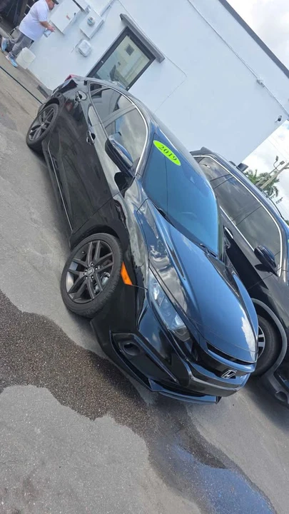 2019 Honda Civic 10th Gen - Image 2 of 9