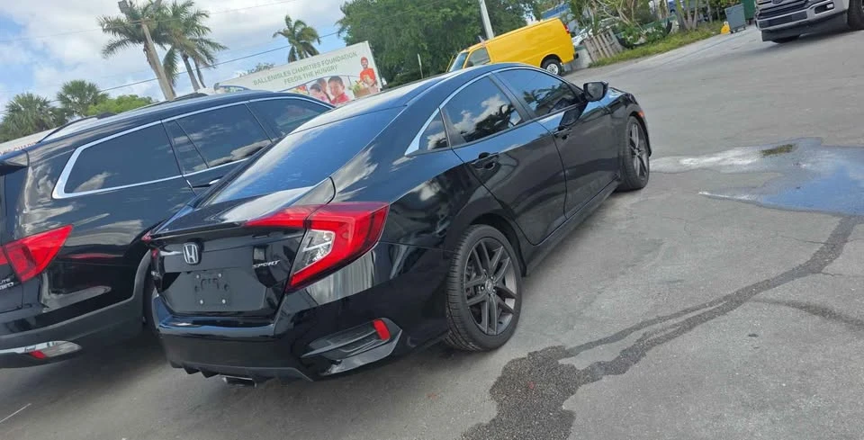 2019 Honda Civic 10th Gen - Image 3 of 9