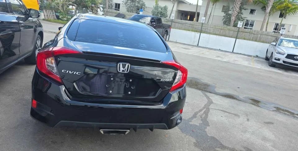 2019 Honda Civic 10th Gen - Image 4 of 9