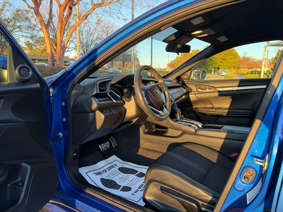 2019 Honda Civic 10th Gen - Image 5 of 15