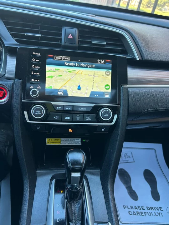 2019 Honda Civic 10th Gen - Image 10 of 20