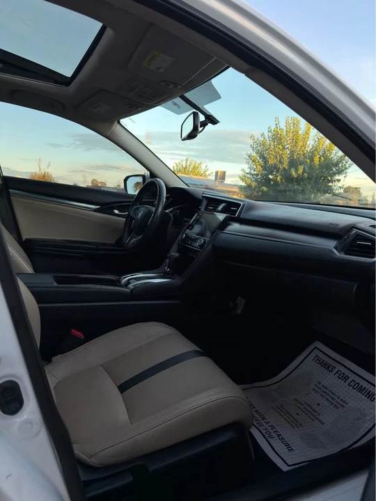 2019 Honda Civic 10th Gen - Image 8 of 11