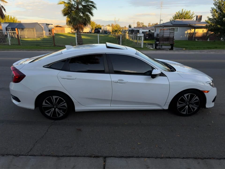 2019 Honda Civic 10th Gen - Image 4 of 11