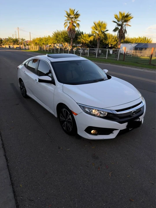 2019 Honda Civic 10th Gen - Image 3 of 11