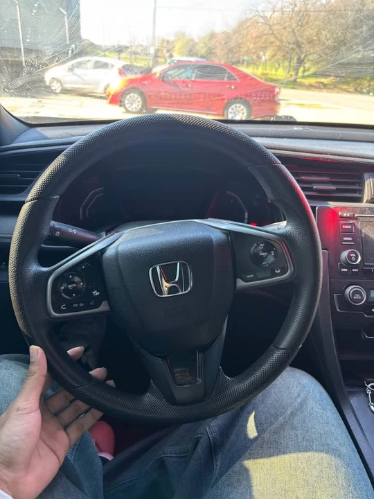 2019 Honda Civic 10th Gen - Image 4 of 10