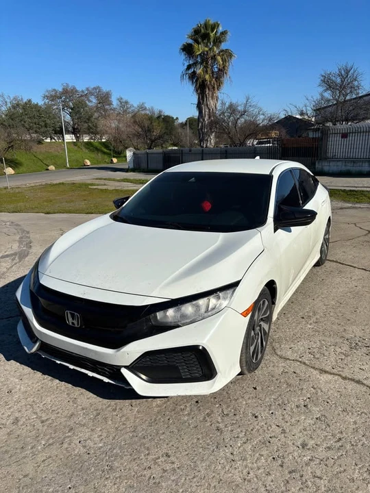 2019 Honda Civic 10th Gen - Image 8 of 10