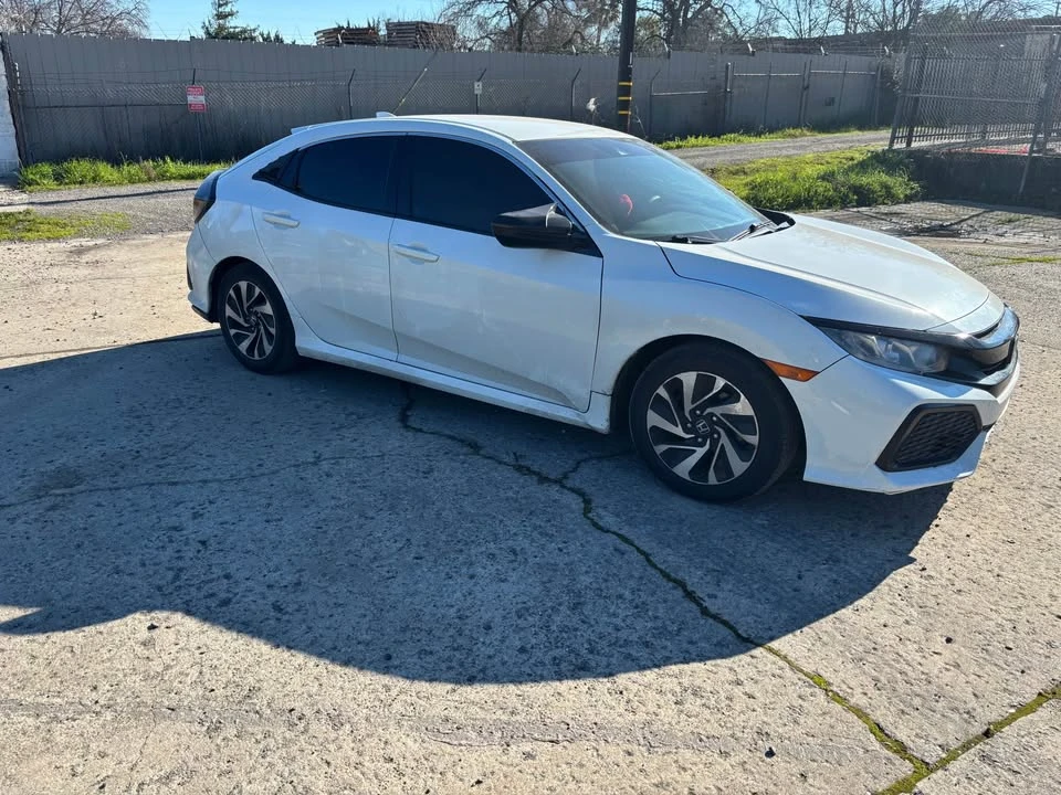 2019 Honda Civic 10th Gen - Image 6 of 10
