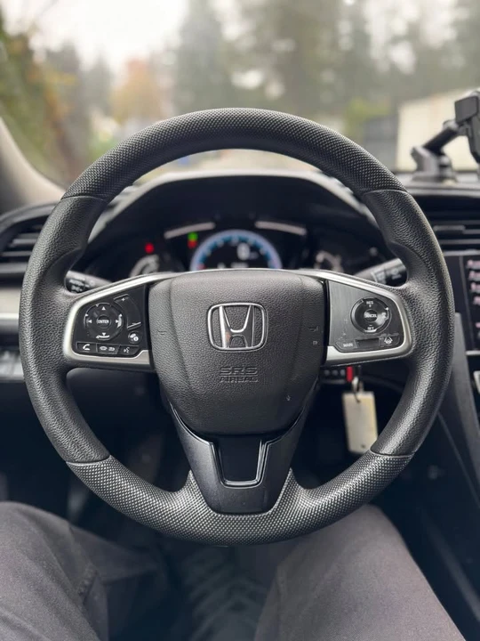 2019 Honda Civic 10th Gen - Image 11 of 15