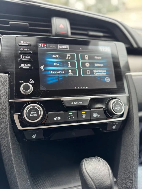 2019 Honda Civic 10th Gen - Image 13 of 15