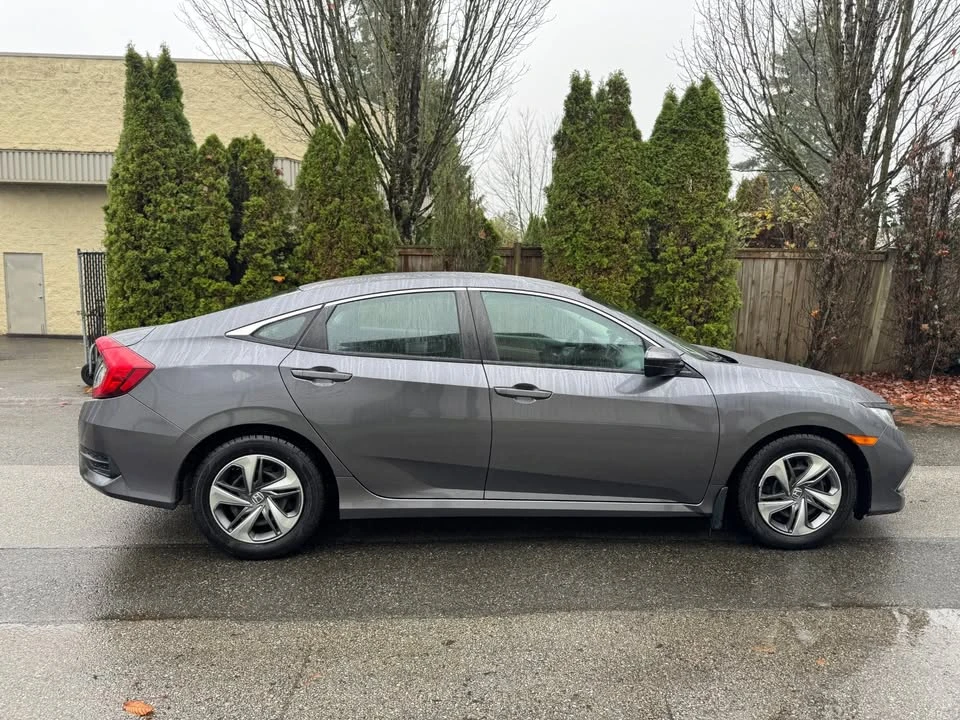 2019 Honda Civic 10th Gen - Image 7 of 15