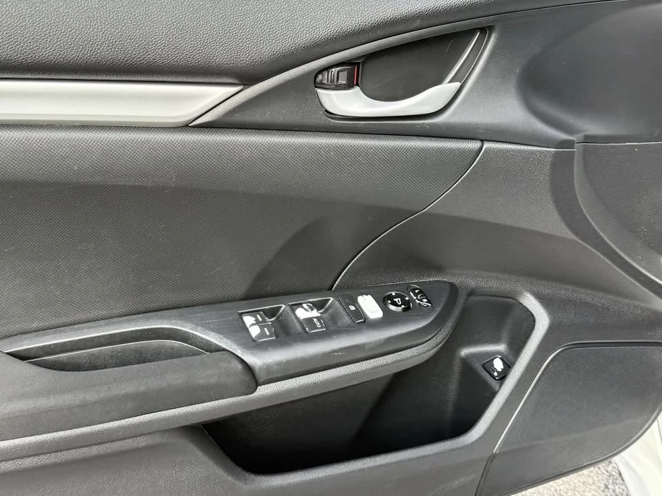 2019 Honda Civic 10th Gen - Image 9 of 16