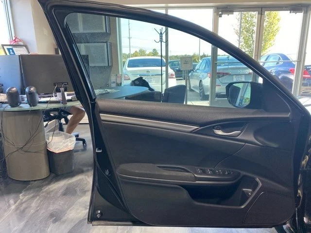2019 Honda Civic 10th Gen - Image 11 of 20