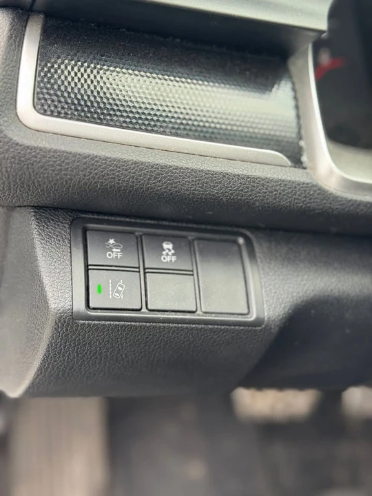 2019 Honda Civic 10th Gen - Image 12 of 20