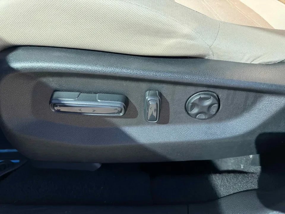 2019 Honda CR-V 5th Gen - Image 14 of 20