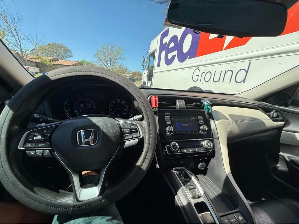2019 Honda Insight 3rd Gen - Image 8 of 15