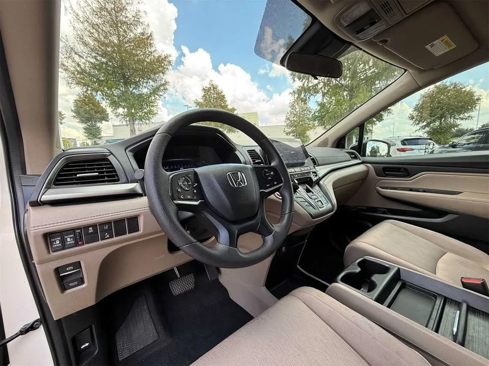 2019 Honda Odyssey - Image 2 of 9