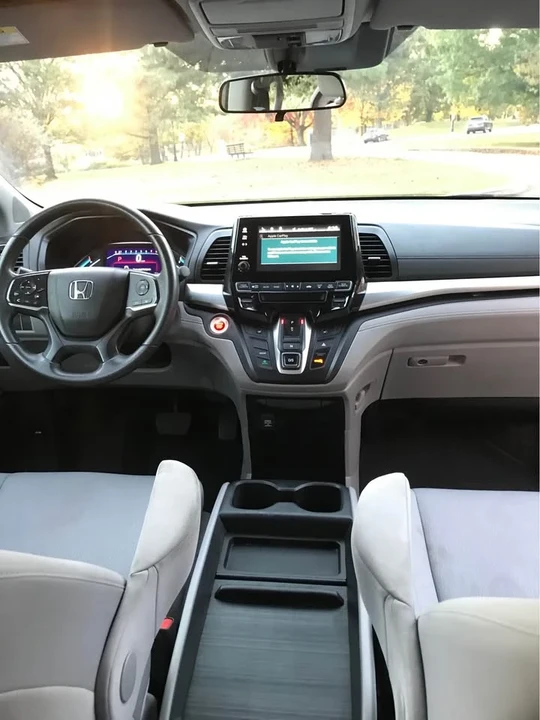 2019 Honda Odyssey - Image 15 of 20