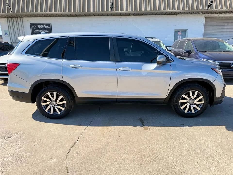 2019 Honda Pilot 3rd Gen - Image 3 of 20