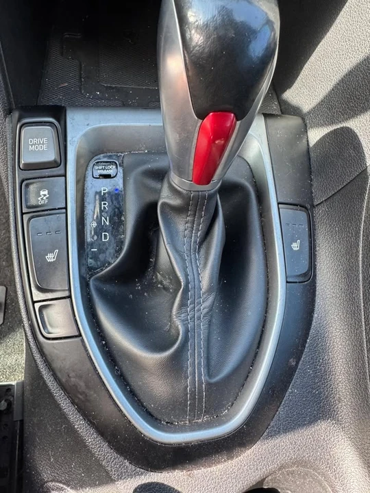 2019 Hyundai Veloster - Image 5 of 16