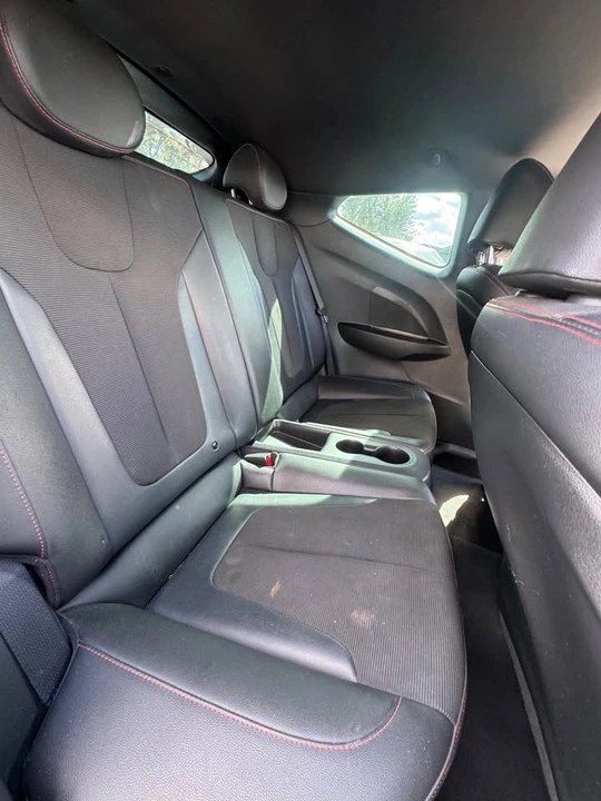2019 Hyundai Veloster - Image 7 of 16