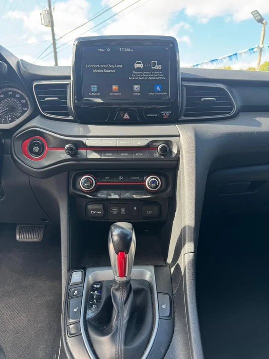 2019 Hyundai Veloster - Image 8 of 16