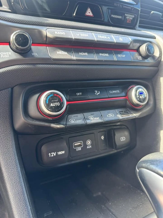 2019 Hyundai Veloster - Image 4 of 16