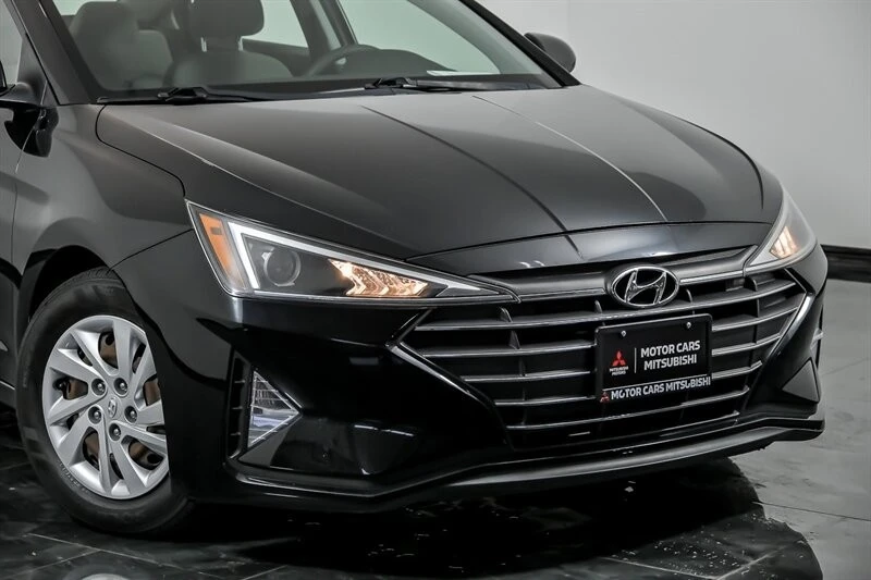 2019 Hyundai Elantra - Image 2 of 21