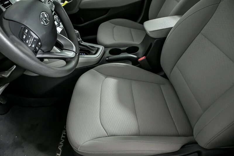 2019 Hyundai Elantra - Image 17 of 21