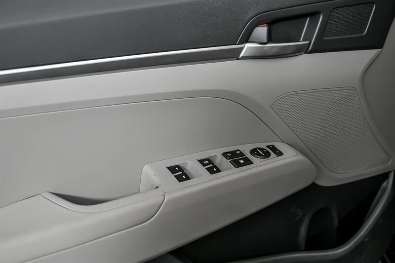 2019 Hyundai Elantra - Image 15 of 21