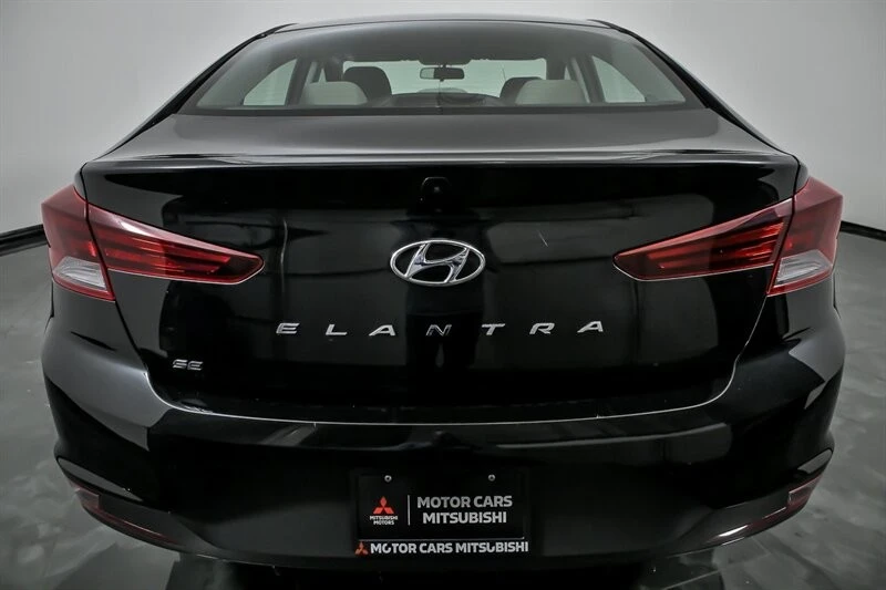 2019 Hyundai Elantra - Image 9 of 21