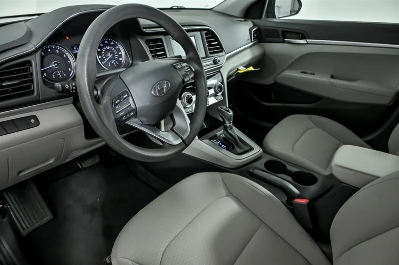 2019 Hyundai Elantra - Image 16 of 21