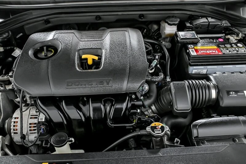 2019 Hyundai Elantra - Image 14 of 21