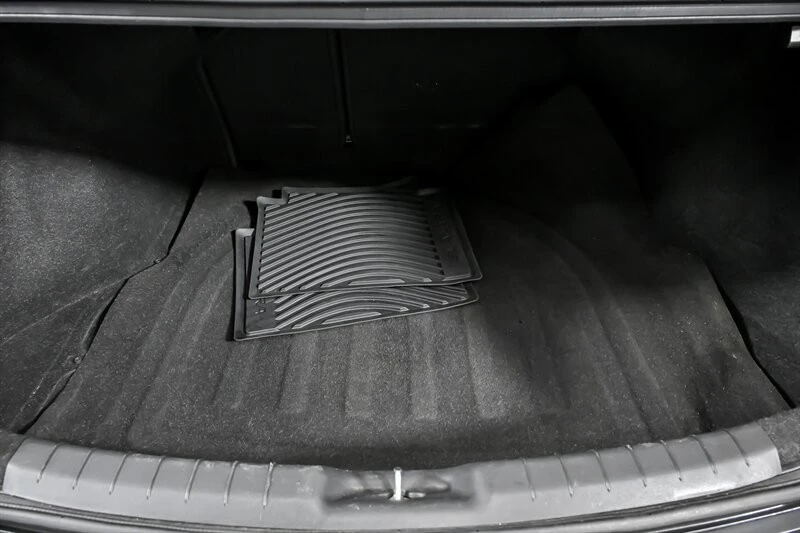 2019 Hyundai Elantra - Image 13 of 21