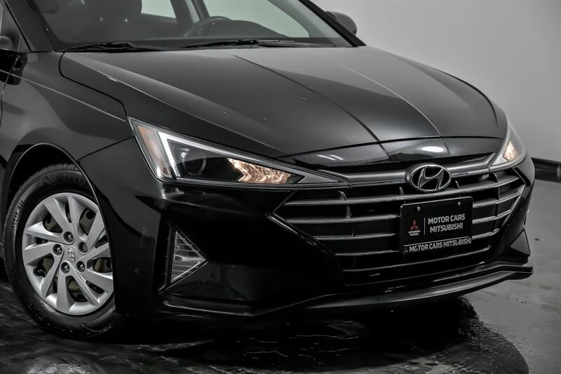 2019 Hyundai Elantra - Image 2 of 21
