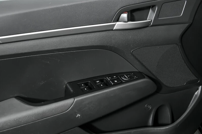 2019 Hyundai Elantra - Image 15 of 21