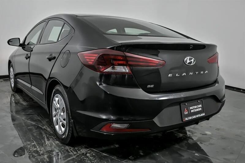 2019 Hyundai Elantra - Image 8 of 21