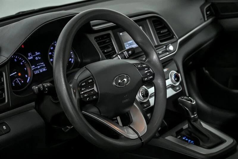 2019 Hyundai Elantra - Image 20 of 21