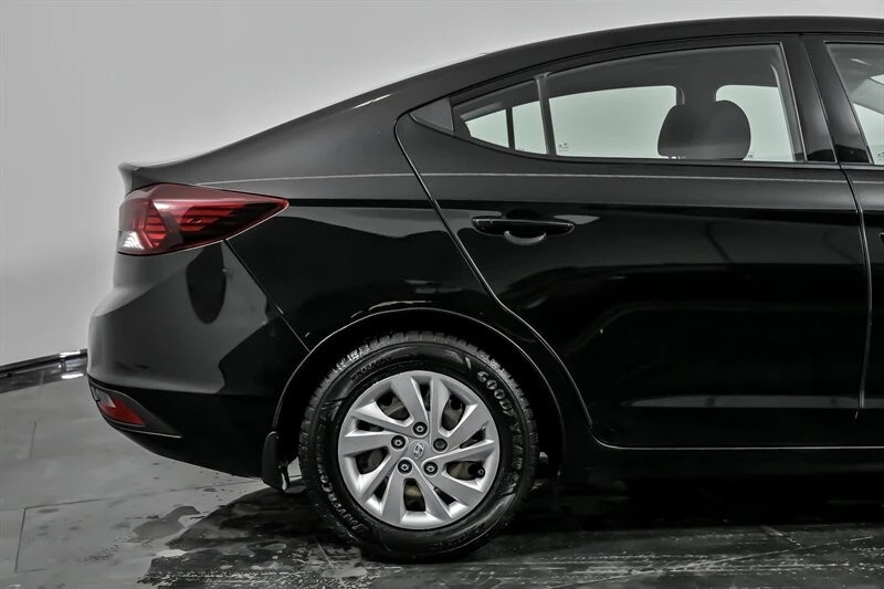 2019 Hyundai Elantra - Image 11 of 21