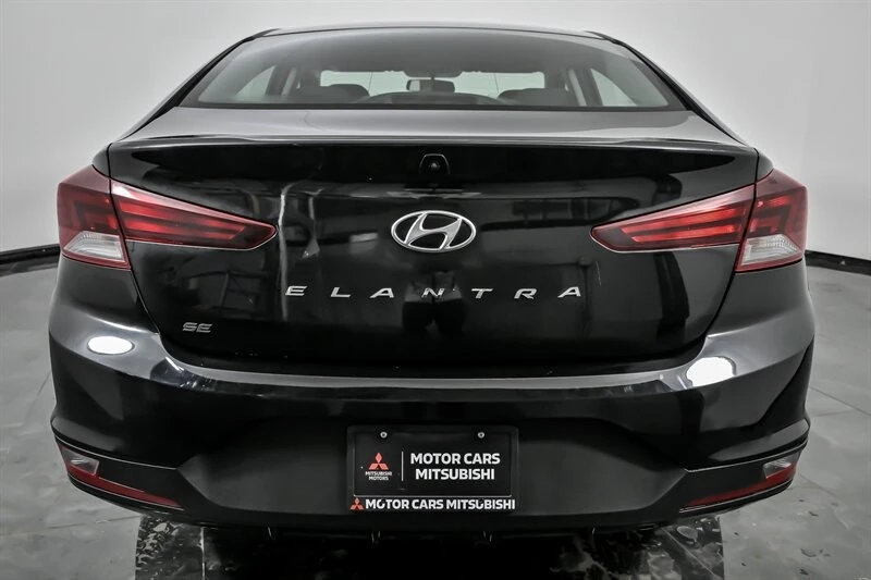 2019 Hyundai Elantra - Image 9 of 21