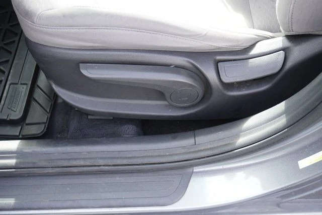 2019 Hyundai Elantra - Image 20 of 21