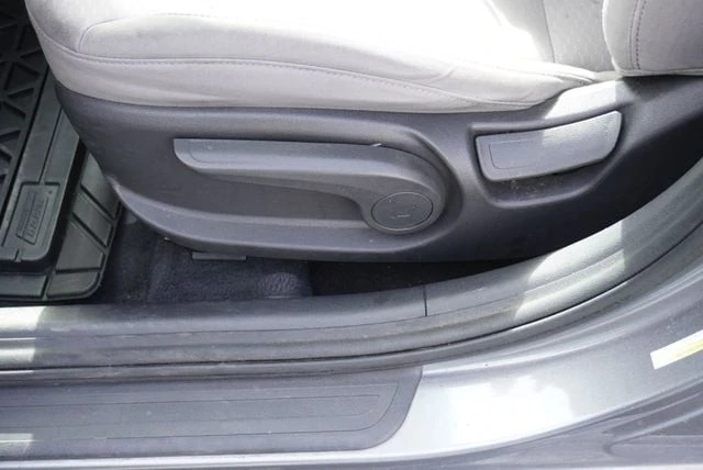 2019 Hyundai Elantra - Image 20 of 21