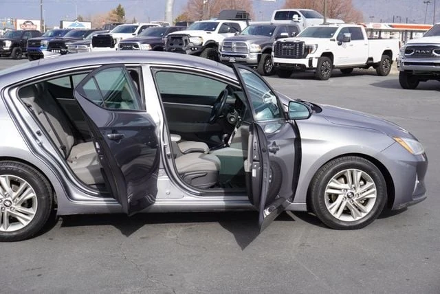 2019 Hyundai Elantra - Image 19 of 21