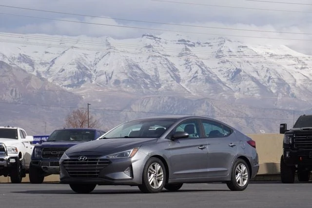2019 Hyundai Elantra - Image 2 of 21
