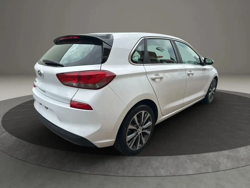 2019 Hyundai Elantra - Image 5 of 12