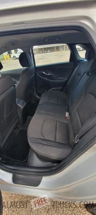 2019 Hyundai Elantra - Image 11 of 12