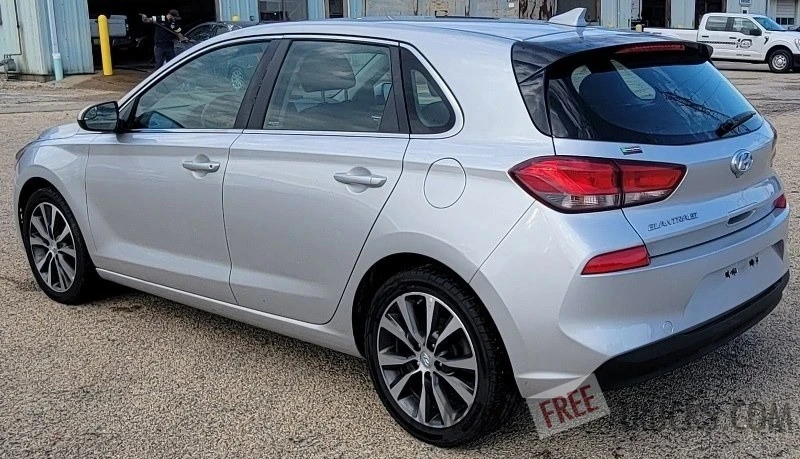 2019 Hyundai Elantra - Image 5 of 12