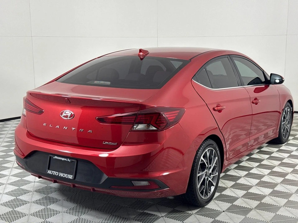 2019 Hyundai Elantra - Image 4 of 12