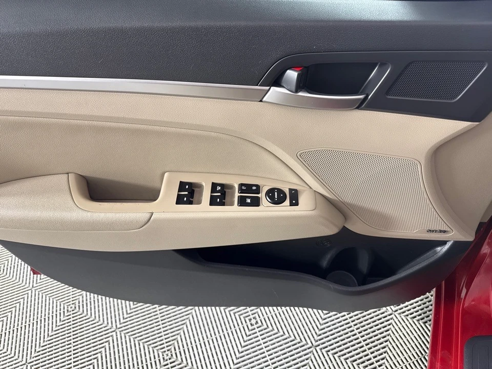 2019 Hyundai Elantra - Image 11 of 12